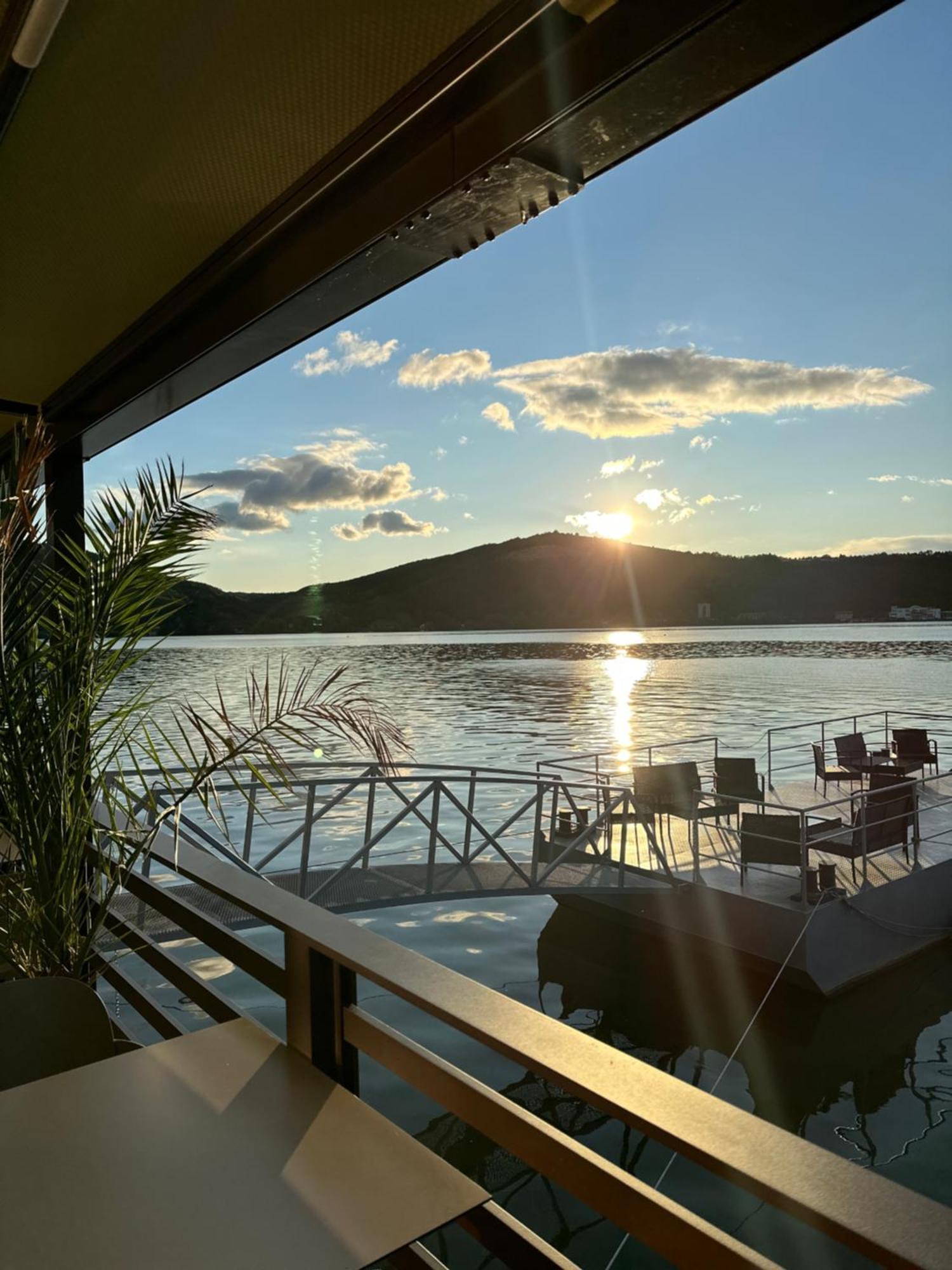 Melin Residence Оршова Экстерьер фото